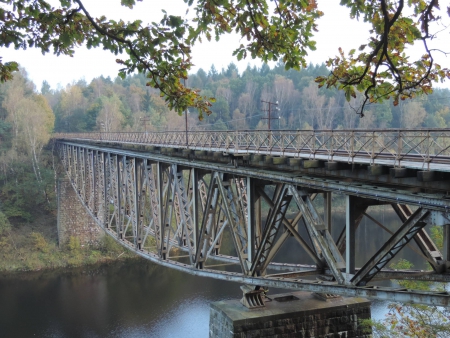 Most kolejowy nad Zaporą